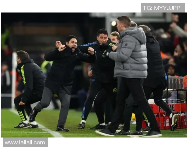 哈德斯联队迎战阿森纳展现英超激情对决的精彩瞬间